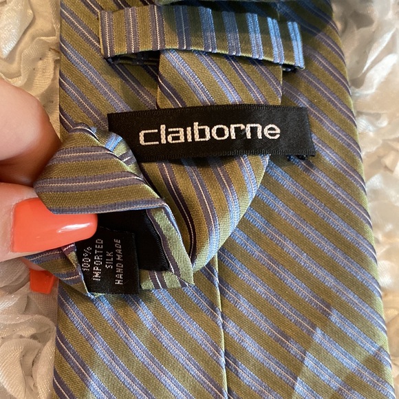 New Claiborne silk mens tie - Picture 2 of 2